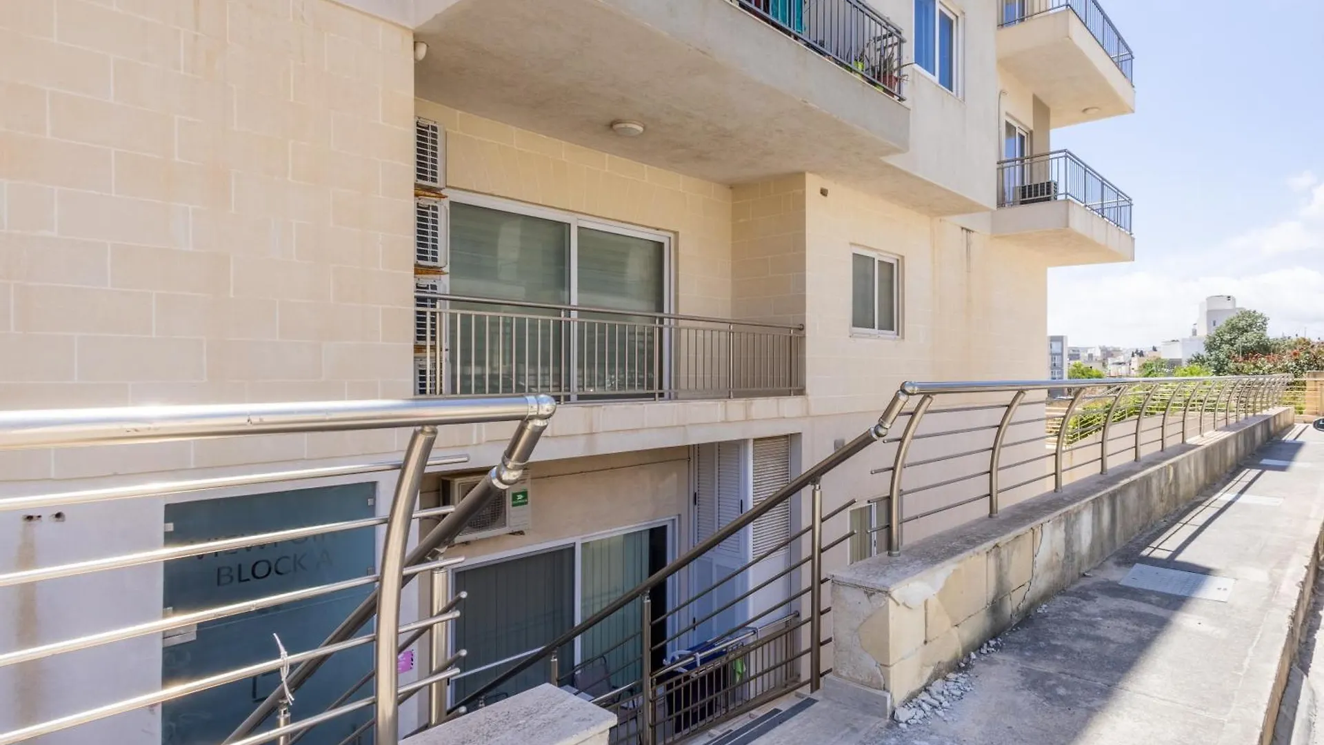 דירה Saint Julian's Spacious St Julians Apt Sleep 7 Huge Terrace By Quicktrips מלטה
