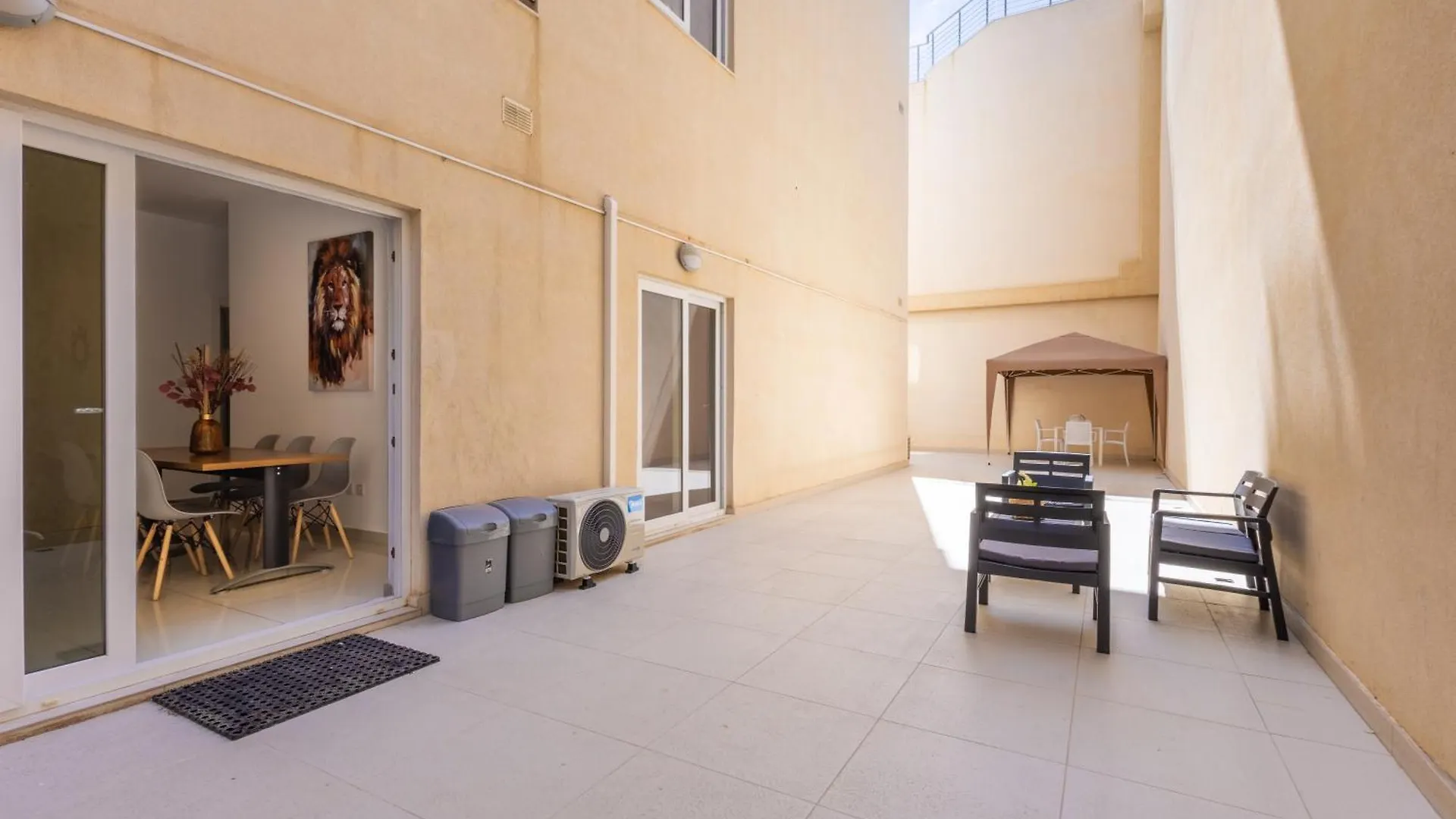 Saint Julian's Spacious St Julians Apt Sleep 7 Huge Terrace By Quicktrips מלטה